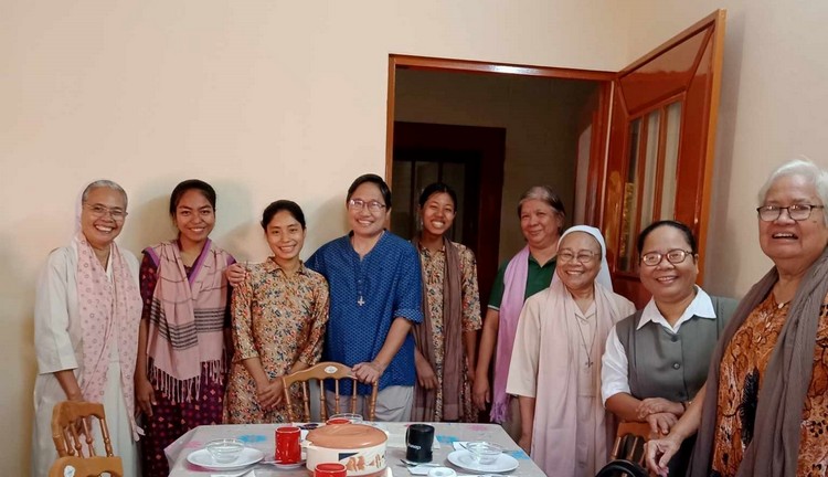 The Encounter of Sr. Emelinda Falsis and the Bangladesh Community