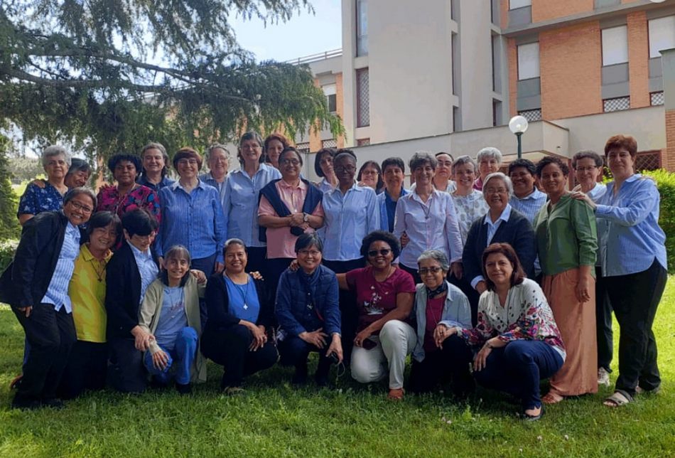 IN THANKSGIVING FOR THE NEW GENERAL GOVERNMENT OF THE HIJAS DE JESUS